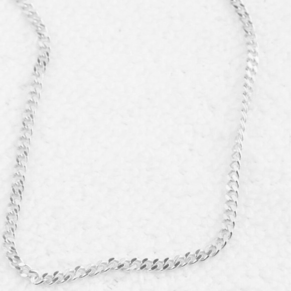 ✨✨Tiny Silver Cuban Choker✨✨ - Picture 2 of 7